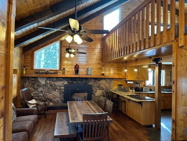 property at 2433 S Frst Mdw Rd