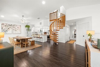 247 126th Ave in Treasure Island, FL - Building Photo - Building Photo