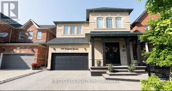 239 Dalgleish Garden in Milton, ON - Building Photo