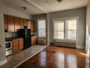 192-194-194 Main St in Poughkeepsie, NY - Building Photo - Building Photo