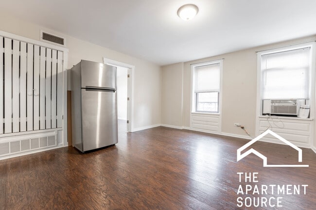 1501 W Fullerton Ave in Chicago, IL - Building Photo - Building Photo