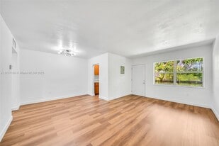 610 NE 123rd St in North Miami, FL - Building Photo