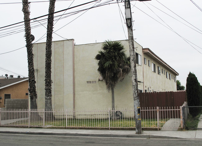 4008 Live Oak St in Cudahy, CA - Foto de edificio - Building Photo