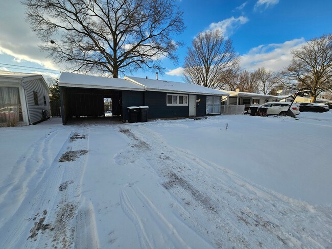 1301 Ebeling Dr in South Bend, IN - Building Photo - Building Photo