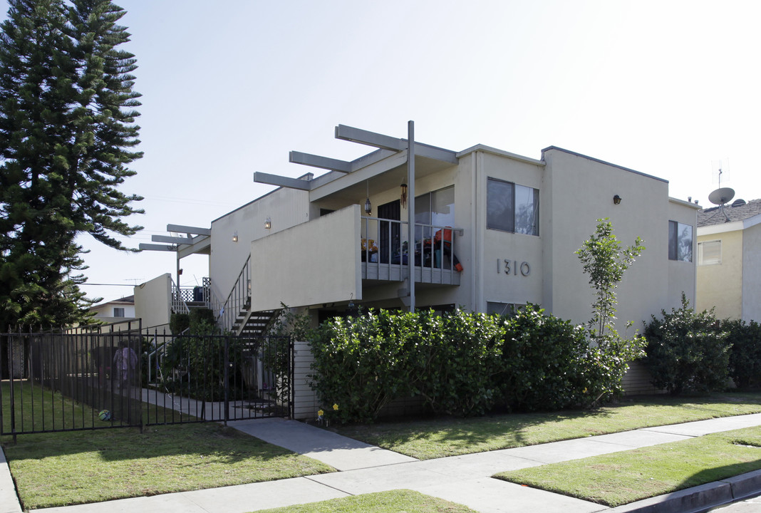 1310 Burwood St in La Habra, CA - Building Photo