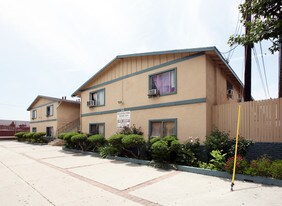 Tropicana Apartments in Baldwin Park, CA - Building Photo