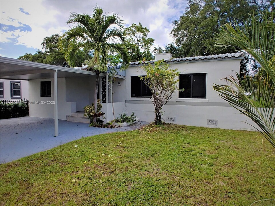 251 NW 45th St in Miami, FL - Building Photo