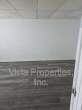 7292 Manslick Rd in Louisville, KY - Building Photo - Building Photo