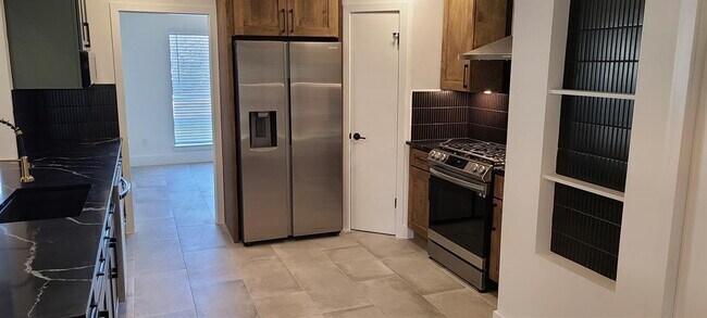 1723 Lakeway Blvd in Lakeway, TX - Building Photo - Building Photo