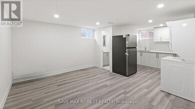 505 Ortono Ave in Oshawa, ON - Building Photo - Building Photo