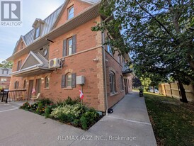 770 King St E in Oshawa, ON - Building Photo