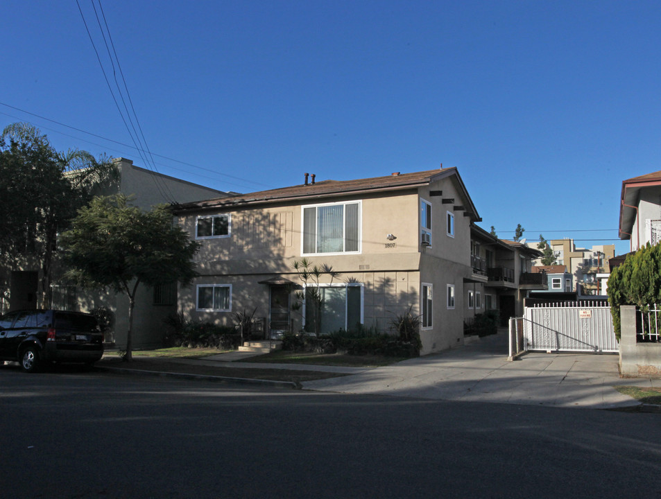 1807 N Alexandria Ave in Los Angeles, CA - Building Photo