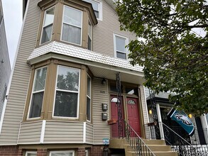 2335 W Barry Ave-Unit -3 in Chicago, IL - Building Photo - Building Photo