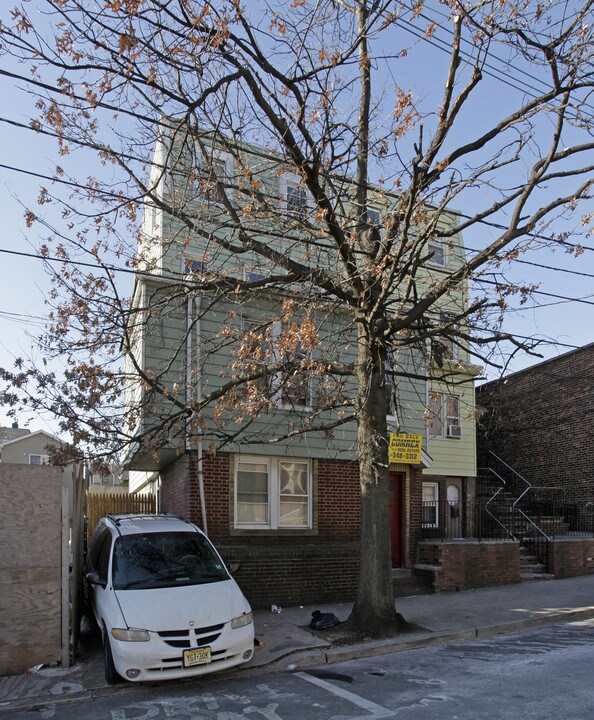 317 Seventh St in Union City, NJ - Building Photo