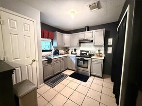 305 N Ennis St in Houston, TX - Building Photo - Building Photo