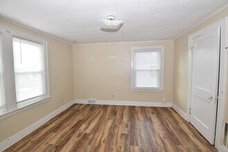 135 E Eckman St in South Bend, IN - Building Photo - Building Photo