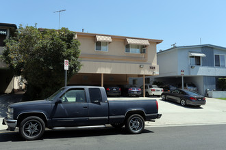 624 N Hayworth Ave in Los Angeles, CA - Building Photo - Building Photo