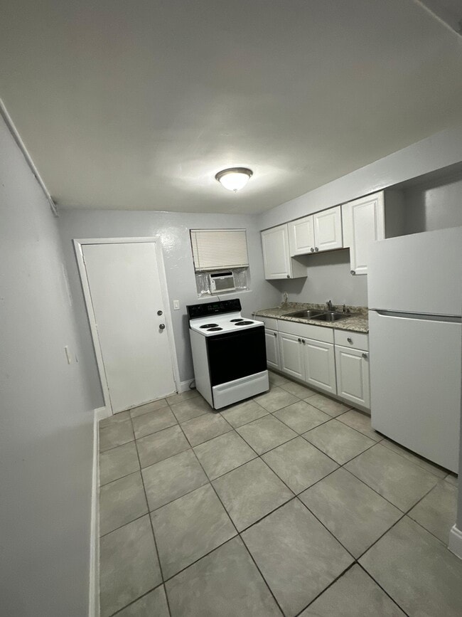 property at 2004 Palafox St