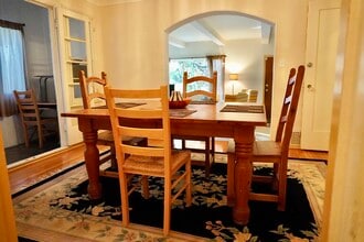 1220 S Woods Ave in Los Angeles, CA - Foto de edificio - Building Photo