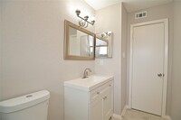 5628 Birchmont Dr photo'