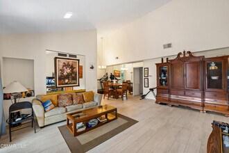 31552 Agoura Rd in Westlake Village, CA - Building Photo - Building Photo