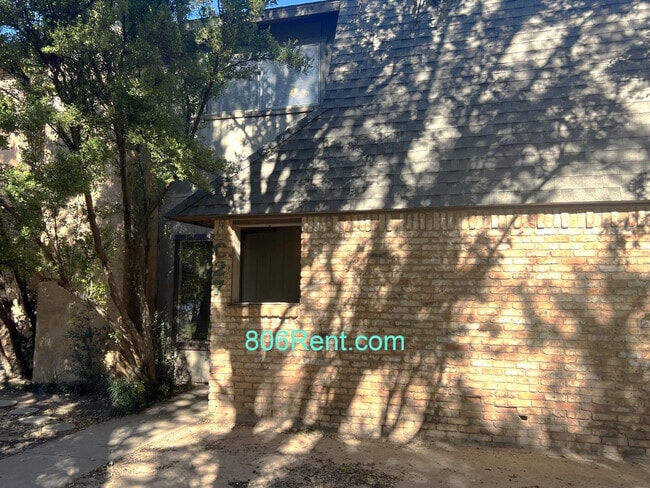 property at 8633 Knoxville Dr