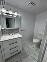 17 Meekings Dr in Ajax, ON - Building Photo - Building Photo