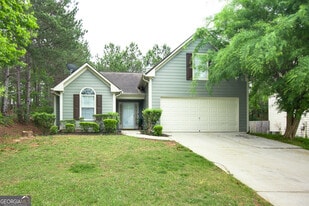 7151 Springchase Way in Austell, GA - Building Photo