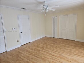 19403 NW 82nd Pl in Hialeah, FL - Building Photo - Building Photo