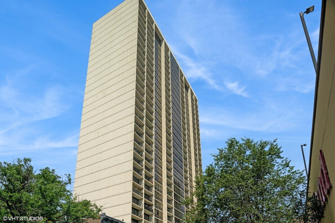 1636 N Wells St in Chicago, IL - Building Photo