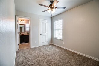 209 W Forest Ave in Sherman, TX - Building Photo - Building Photo