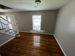 2065 St James Dr in Memphis, TN - Building Photo - Building Photo
