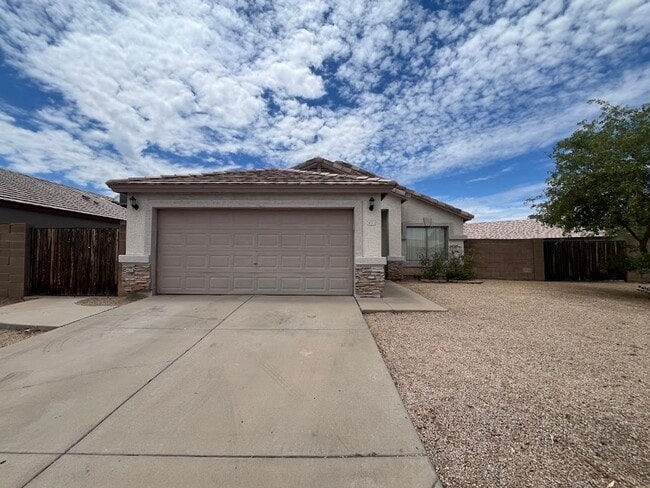 4518 N 84th Ave in Phoenix, AZ - Building Photo - Building Photo