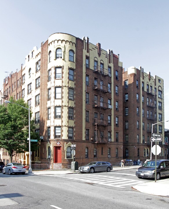 474 Brooklyn Ave in Brooklyn, NY - Building Photo