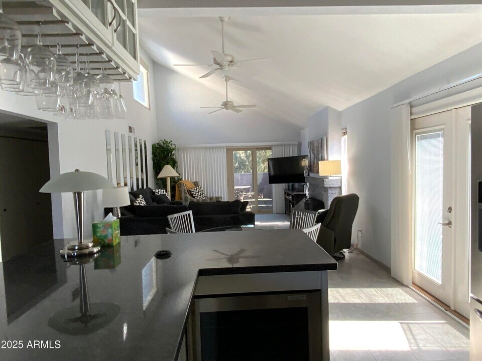 7432 N Vía Camello Del Norte in Scottsdale, AZ - Building Photo