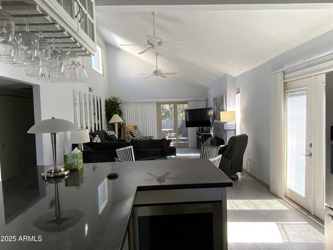 property at 7432 N Vía Camello Del Norte