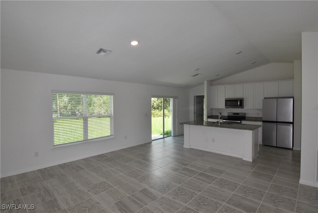 4360 Longwell Ln in North Port, FL - Building Photo
