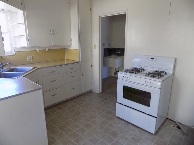 1145-1147 Montalban St in San Luis Obispo, CA - Building Photo - Building Photo