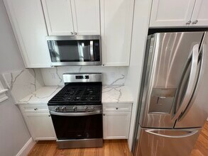 29 Alpine St, Unit 1 in Somerville, MA - Building Photo - Building Photo