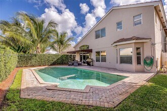 4913 SW 32nd Way in Fort Lauderdale, FL - Building Photo - Building Photo