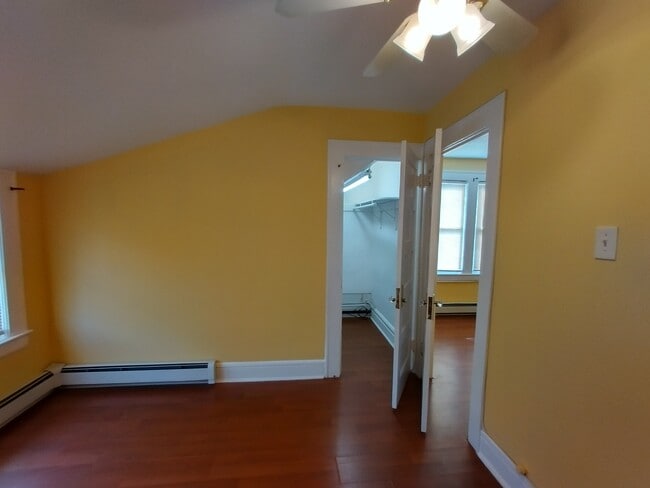 25 Parkview Ave, Unit 3rd Floor in Belleville, NJ - Foto de edificio - Building Photo