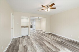 8402-8404 Fathom Cir in Austin, TX - Building Photo - Building Photo