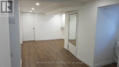 639 Third St in Mississauga, ON - Building Photo - Building Photo