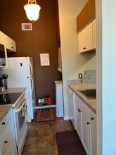 3690 Towne Point Rd, Unit B. Upstairs in Portsmouth, VA - Building Photo - Building Photo