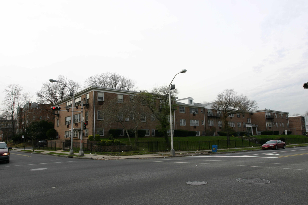 343-353 Park Ave in East Orange, NJ - Foto de edificio