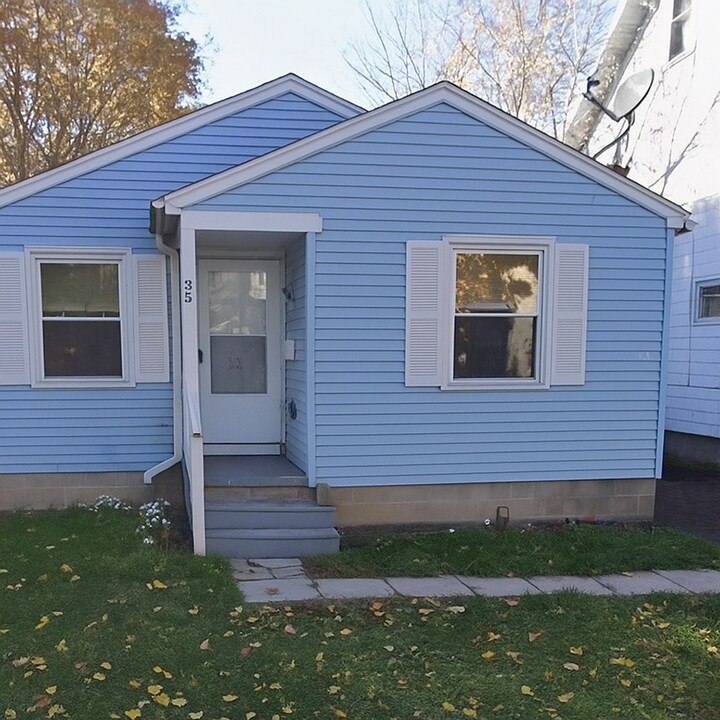 35 Aurora St in Rochester, NY - Building Photo