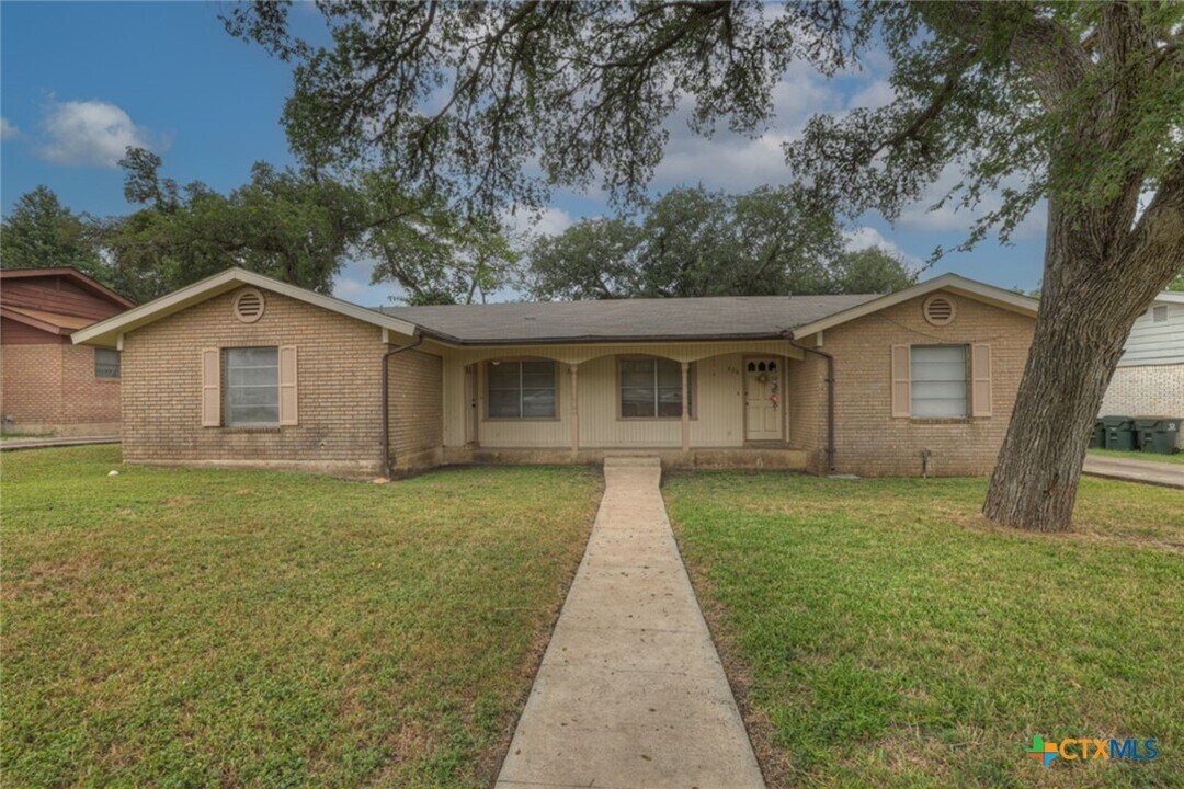 334 Craddock Ave in San Marcos, TX - Building Photo