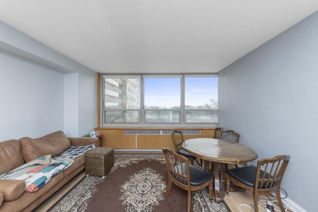 property at 3950 N Lake Shore Dr