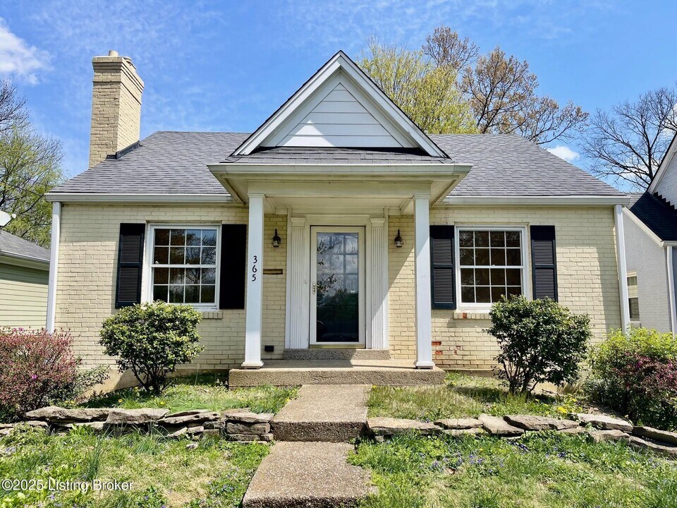 365 Ridgeway Ave in Louisville, KY - Building Photo