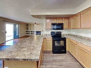 13440 W Rhine Ln in Litchfield Park, AZ - Foto de edificio - Building Photo